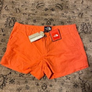 NWT! The North Face Women’s Heritage Wash shorts